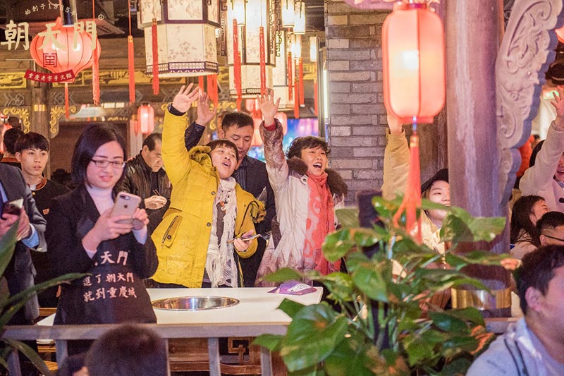 朝天門(mén)火鍋《英雄聯(lián)盟》全明星賽觀影會(huì)精彩落幕 朝天門(mén)火鍋《英雄聯(lián)盟》全明星賽觀影會(huì)精彩落幕