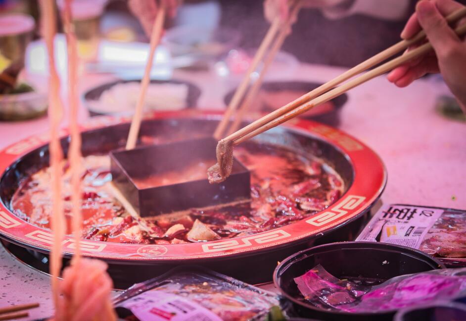 吉林開火鍋加盟店，經(jīng)營(yíng)的時(shí)候需要注意什么？