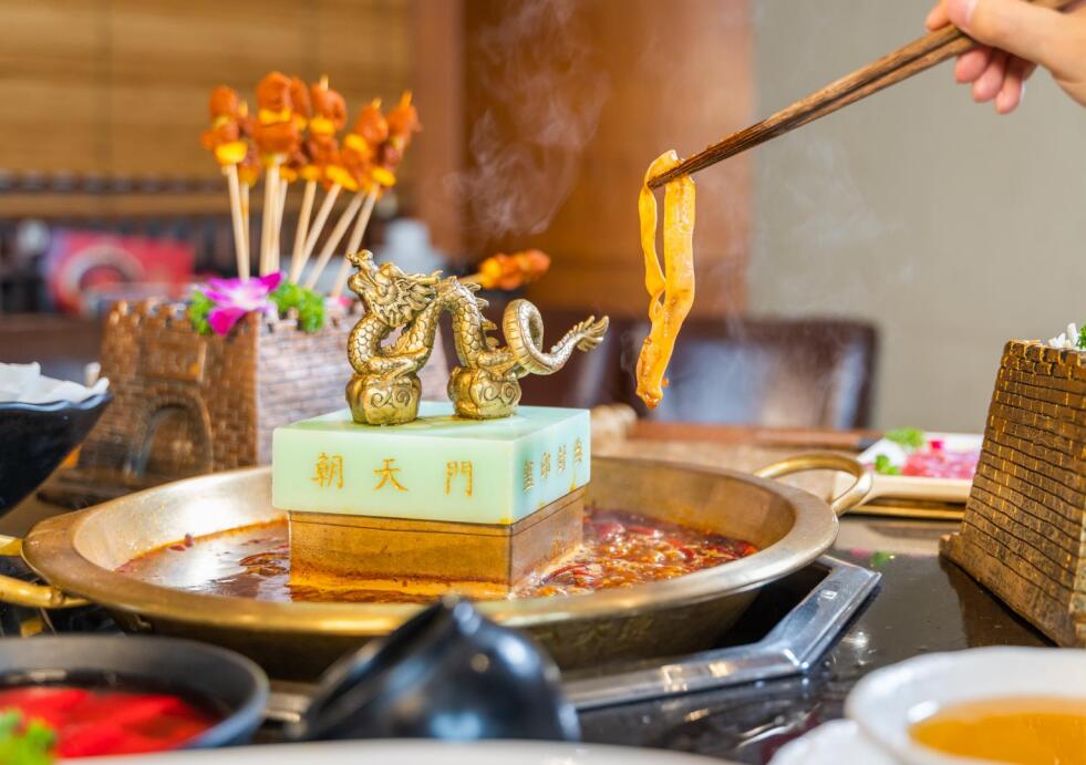 霸屏美食榜的朝天門(mén)火鍋，為何非吃不可？