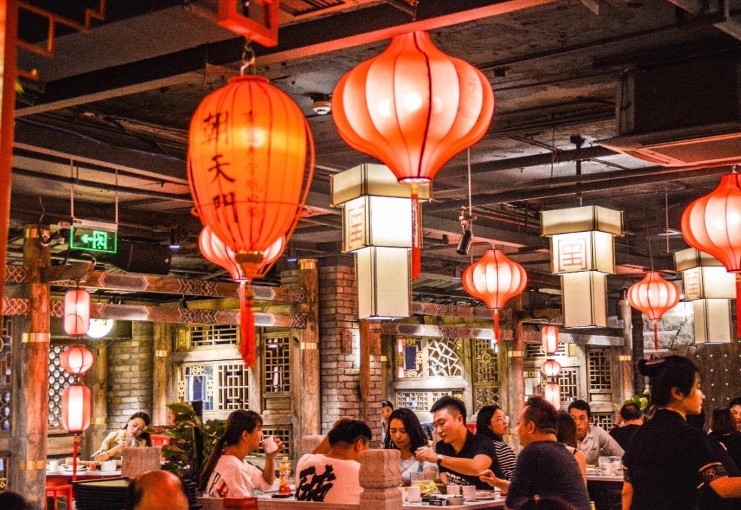 百色開火鍋加盟店，如何提高前廳服務(wù)水平？