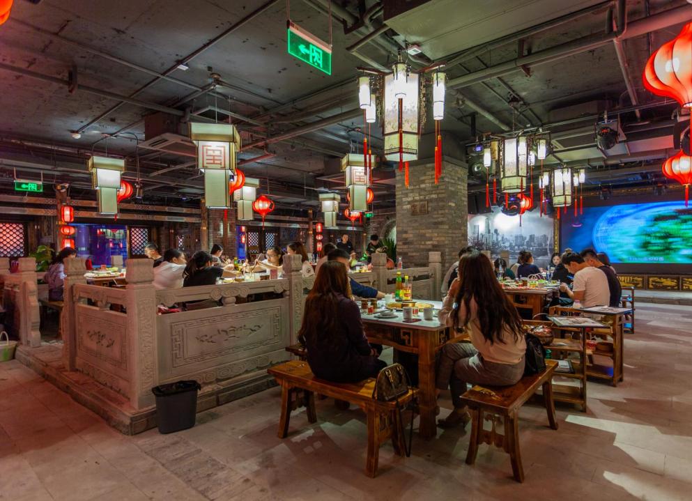 開火鍋店如何利用店門前的廣告位宣傳？