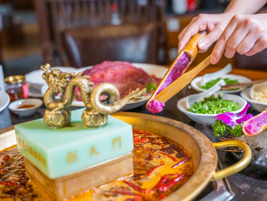 墊江開火鍋加盟店，如何做好戶外宣傳？