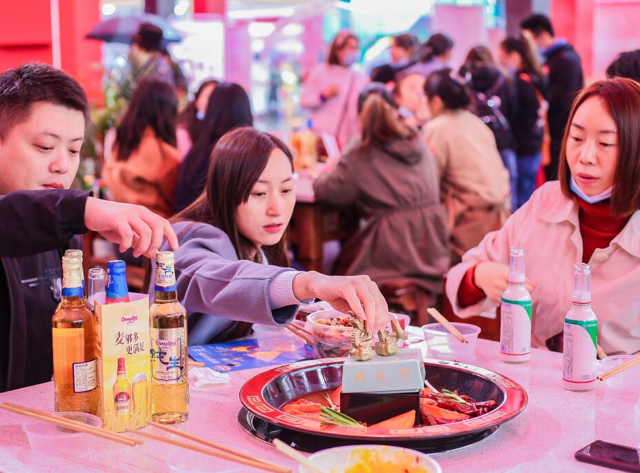 2022年想開(kāi)一家小火鍋店有發(fā)展前途么？