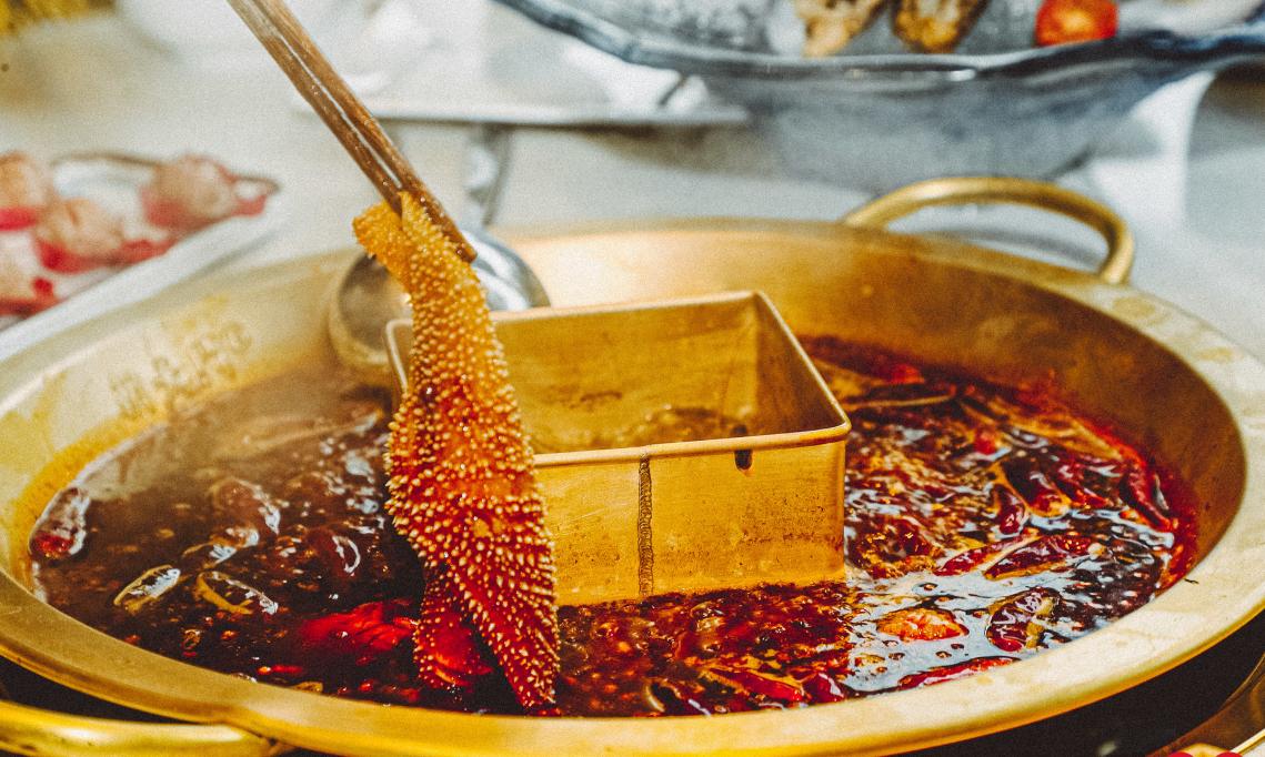 為什么重慶地區(qū)吃火鍋蘸油碟，北方更喜歡蘸麻醬？