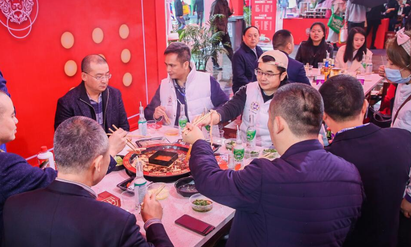 種草平臺(tái)接連翻車，網(wǎng)紅餐飲是否可信？