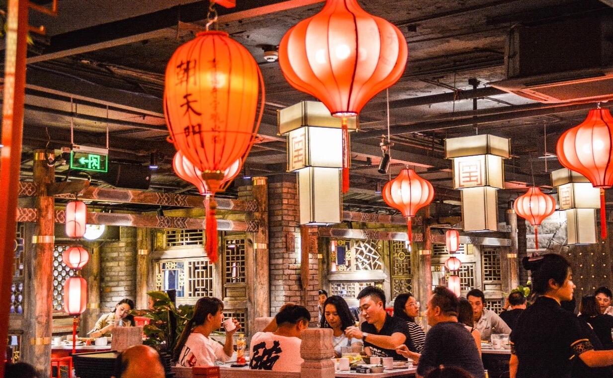 疫情下餐飲店火爆排隊，經(jīng)營秘訣是什么？