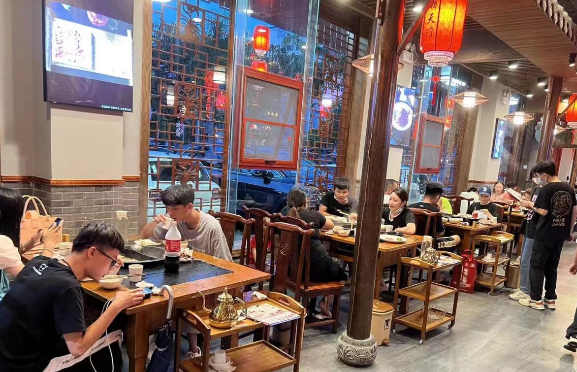 開火鍋店，自營好還是加盟好？