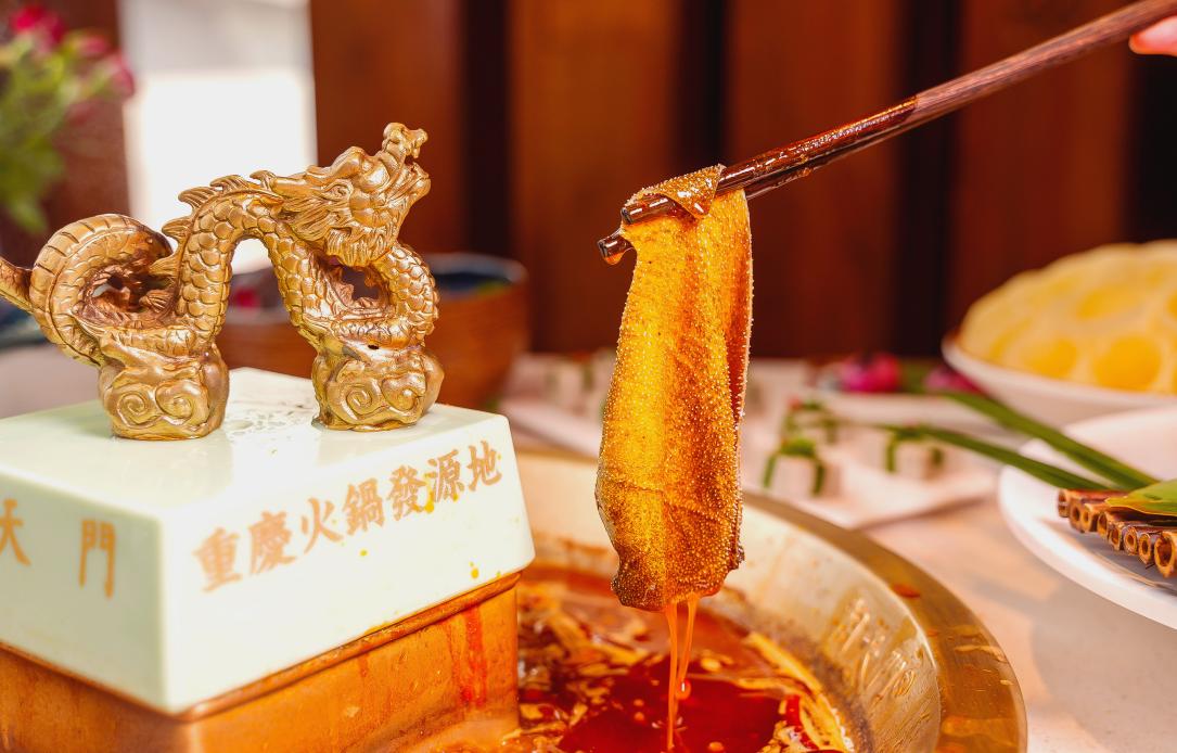 對面的火鍋店生意火爆，你該怎么辦？