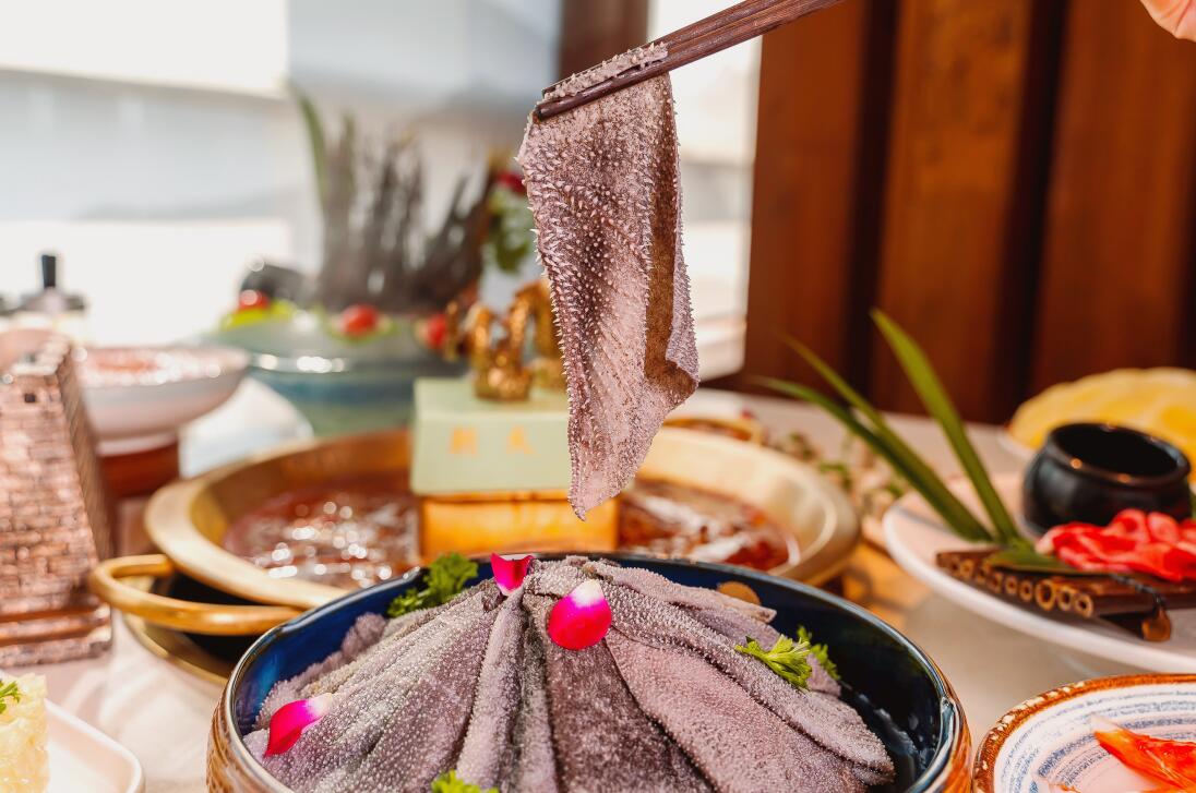 火鍋店的大招牌，特色重慶火鍋毛肚，這么做就對了！