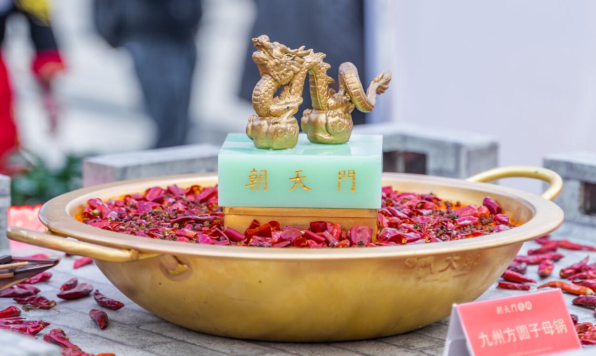 當(dāng)鹵肥腸預(yù)見(jiàn)火鍋，雙重美味，引爆火鍋店生意！