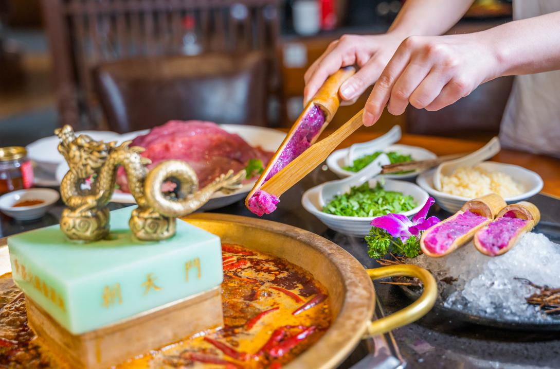 火鍋加盟意義是什么？加盟好還是自營(yíng)好？