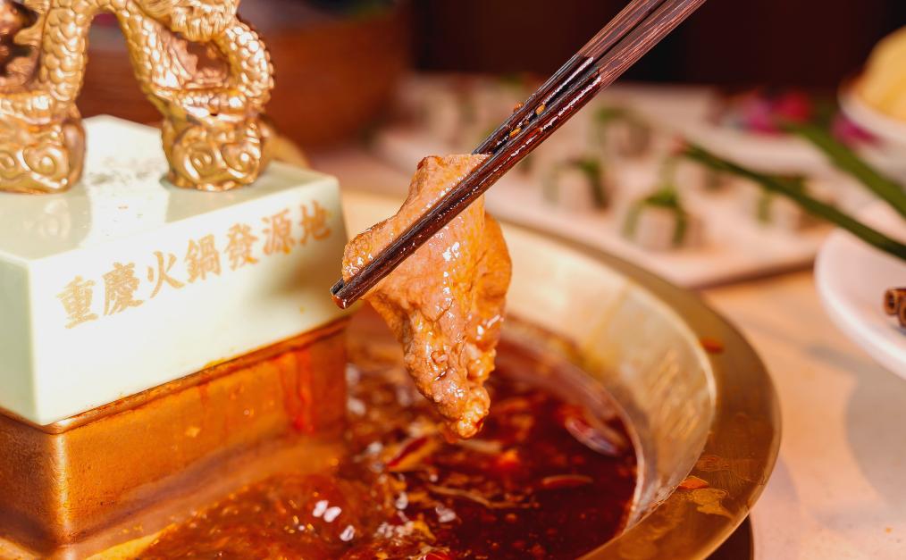 火鍋耙牛肉，好吃得不得了，難怪們店賣斷貨！