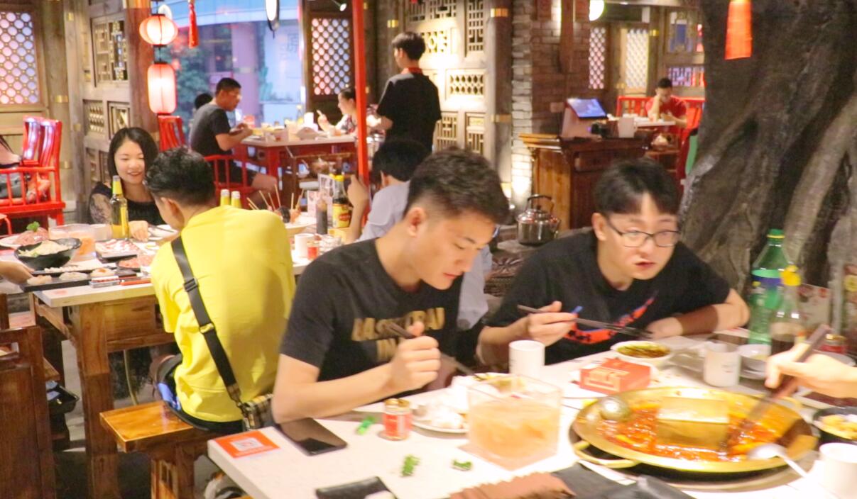 為什么干餐飲這么難？火鍋加盟有何優(yōu)勢(shì)？