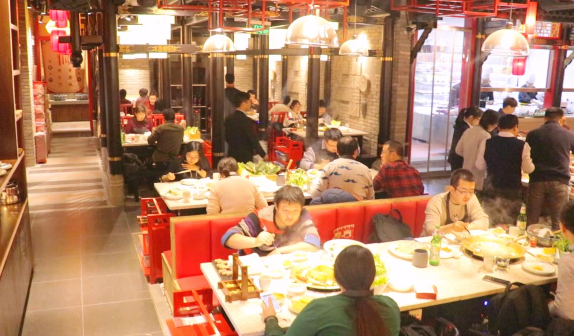 市井火鍋，生意好的秘密，居然是特色甜品！