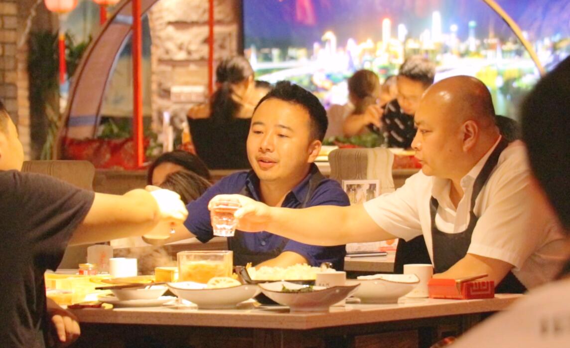 火鍋店選址在巷子里，如何招攬生意？